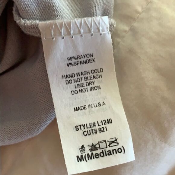 Ginger G Cold shoulder short sleeve top size M - Picture 6 of 6